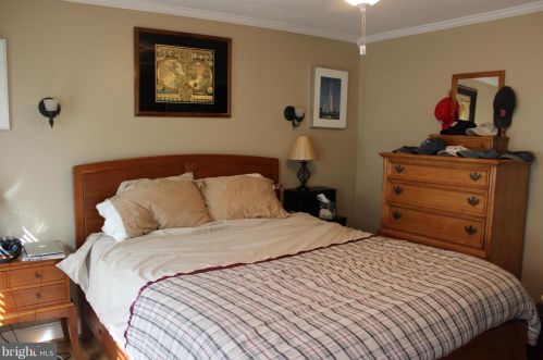 1735 Cameron St, Alexandria VA  22314-2706 exterior