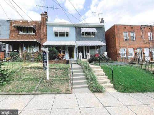 2217 15th St, Washington, DC 20018-1222