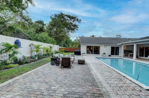 7548 Estrella Cir, Boca Raton FL  33433-1629 exterior