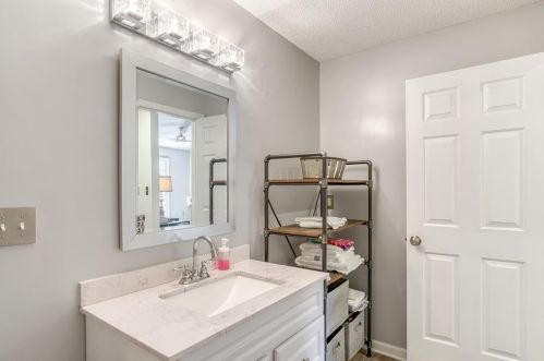 329 Granville Ct, Atlanta GA  30328-3434 exterior