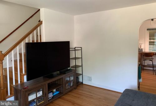 9 Myrtle St, Alexandria VA  22301-2205 exterior