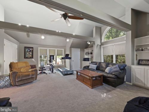 8224 Inverness Holw Ter, Rockville MD 20854-2726 exterior