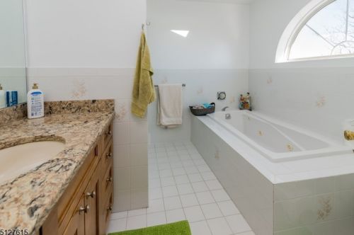 24 Brownstone Ter, Paterson NJ  07506-3447 exterior