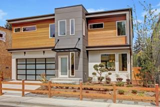 13757 Meridian, Seattle WA  98133-7261 exterior