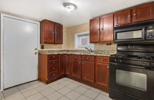 1725 Meade Ave, Chicago IL 60634-5023 exterior