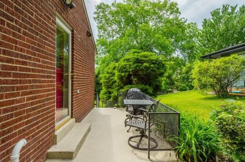 1236 Pinewood Dr, Pittsburgh PA 15243-1812 exterior