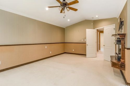 206 Windwatch Dr, Hauppauge NY 11788-3349 exterior