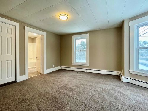 48 Pembroke Rd, Concord NH  03301-5642 exterior