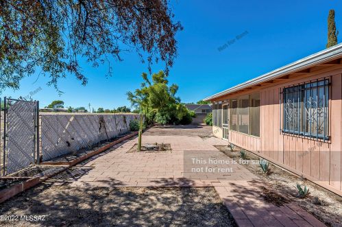 1822 Camino Seco, Tucson AZ  85710-7241 exterior