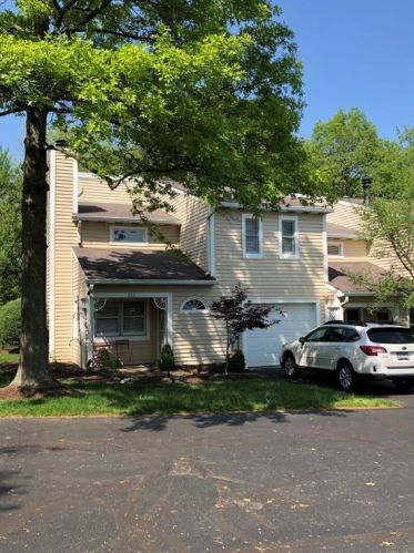 212 Carpenter Ln, Pittsburgh, PA 15212-1961