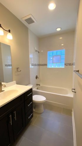 3831 Hermitage Ave, Chicago IL 60640-1127 exterior