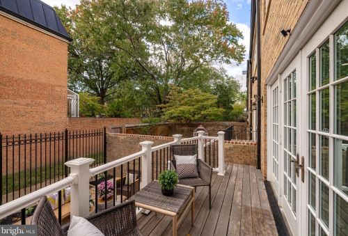 629 4 St, Washington DC 20002-4905 exterior