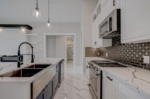 146 Bermuda Cir, Montgomery TX 77356-8205 exterior