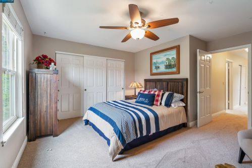 1170 Ridgemont Pl, Concord CA 94521-4831 exterior