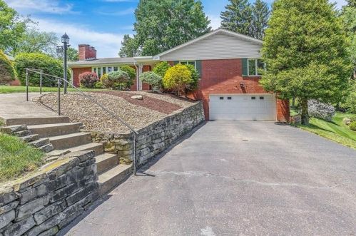 2630 Cedarvue Dr, Pittsburgh, PA 15241-2912