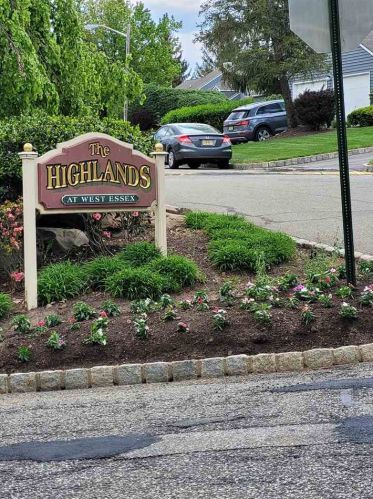 15 Lapis Cir, Town Center NJ 07052-2160 exterior