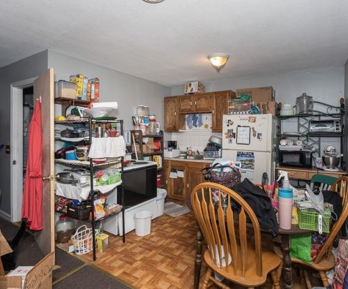 79 Exposition Ter, West Springfield MA 01089-3760 exterior