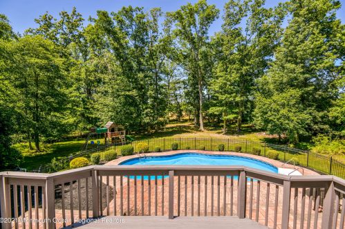 5 Markus Ct, Jackson Twp NJ  08527-2886 exterior