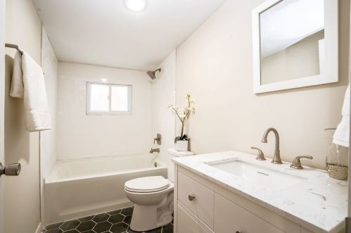 8342 Elizabeth St, Chicago IL  60620-3942 exterior