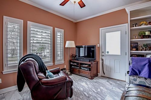 110 18 St, Huntsville TX 77340-4370 exterior