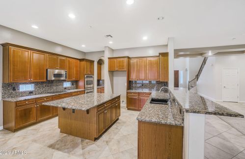 25422 50 Dr, Phoenix AZ 85031-1324 exterior