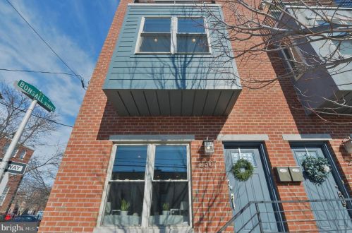 2307 Carpenter St, Philadelphia PA 19146-2516 exterior