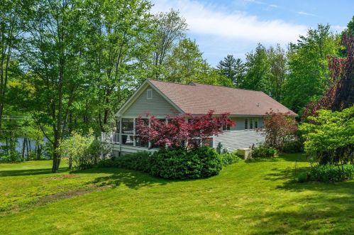 31 Sunset Ave, Concord NH 03301-2730 exterior