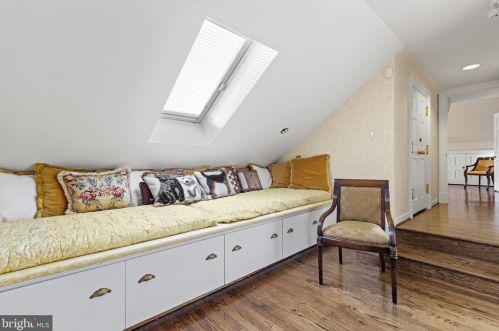 3005 45th St, Washington DC 20016-3528 exterior