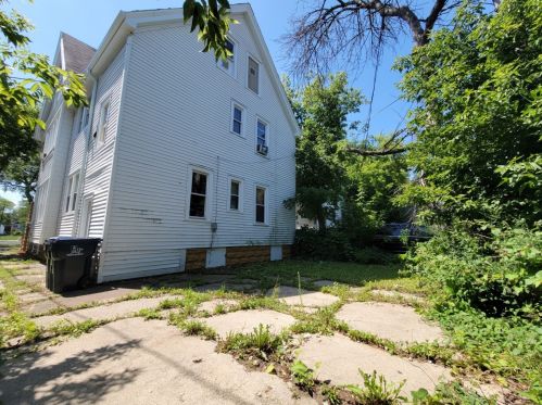 1318 Columbia St, Milwaukee WI  53206-2734 exterior