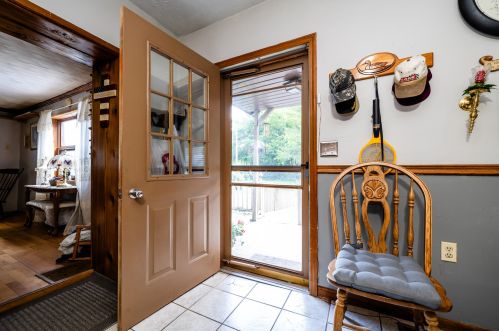 9524 Red Arrow Hwy, Watervliet MI 49098-8552 exterior