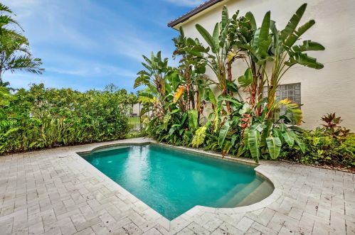 4061 Artesa Dr, Boynton Beach FL 33436-2628 exterior