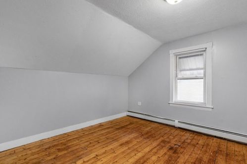 9 Beckside Rd, Providence RI 02911-1010 exterior