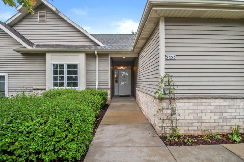 5353 Butterfield Way, Milwaukee WI  53221-3249 exterior