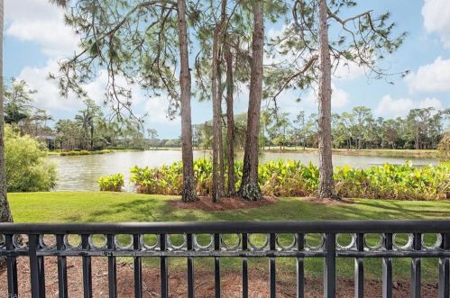 2426 Indian Pipe Way, Naples FL 34105-3022 exterior