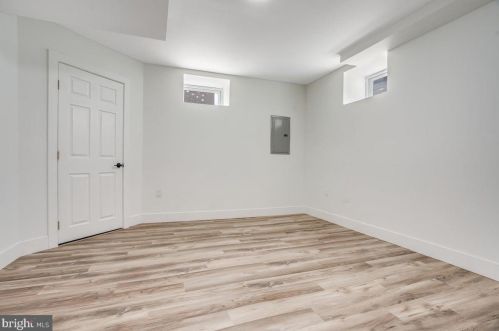 5817 Henry Ave, Philadelphia PA  19128-1702 exterior