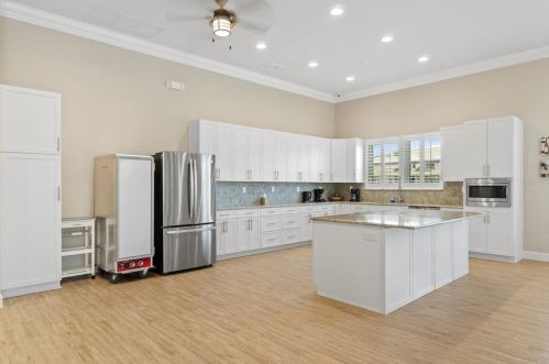 4550 Bay Blvd, Port Richey FL  34668-6181 exterior