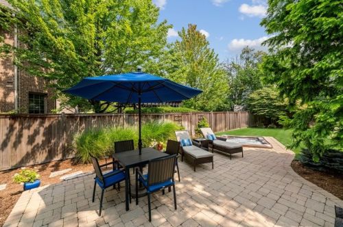 853 Linden Ave, Elmhurst IL 60126-5312 exterior