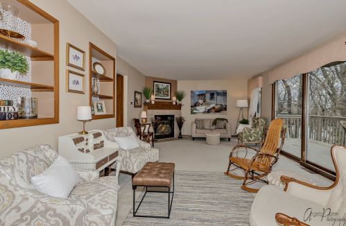 2041 Alta Vis Dr, Waukegan IL 60087-4058 exterior