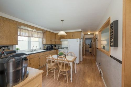 87 Virginia Ave, Woonsocket, RI 02895-5629