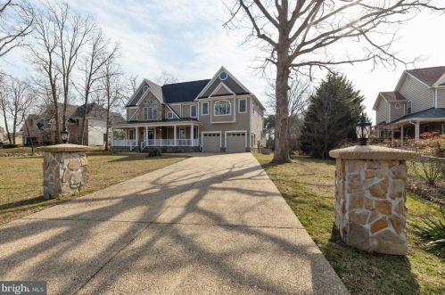 6039 Burnett St, Alexandria, VA 22310-2633