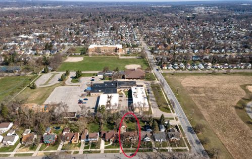 945 Eleanor St, Grand Rapids MI 49505-4305 exterior