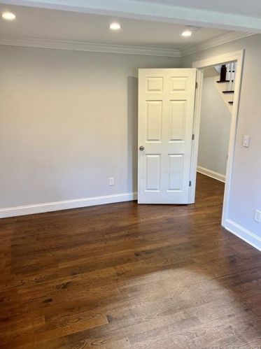 47 Riverside Ave, Norwalk CT 06850-2647 exterior