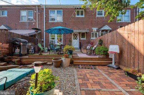 744 New Holland Ave, Lancaster PA 17602-2136 exterior