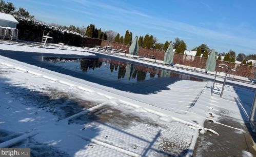 13 Forest Landing Ct, Rockville MD 20850-3925 exterior