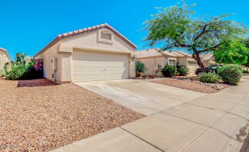 4736 Desert Wind Dr, Phoenix AZ  85044-6211 exterior