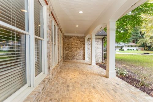 1406 Brk Vly Ln, Atlanta GA 30324-3264 exterior