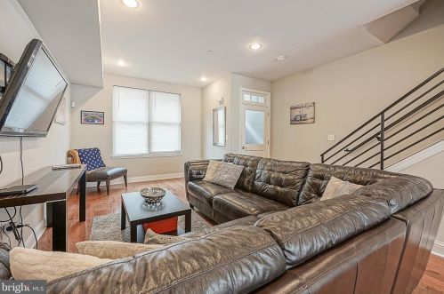 1717 Manton St, Philadelphia PA  19146-3017 exterior