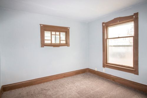 4723 29th St, Milwaukee, WI 53209-6009