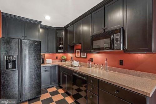 11300 Glen Rd, Rockville MD 20854-1849 exterior