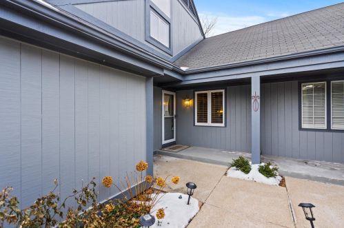 664 Evergreen Ct, Milwaukee WI 53217-1608 exterior